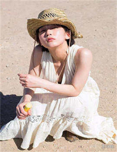 デカメロン 小山玲奈写真